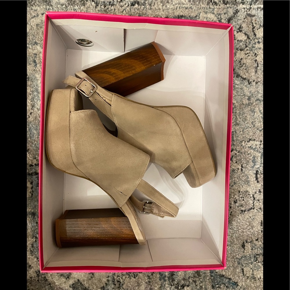 Vince Camuto Sovetta - Picture 5 of 10